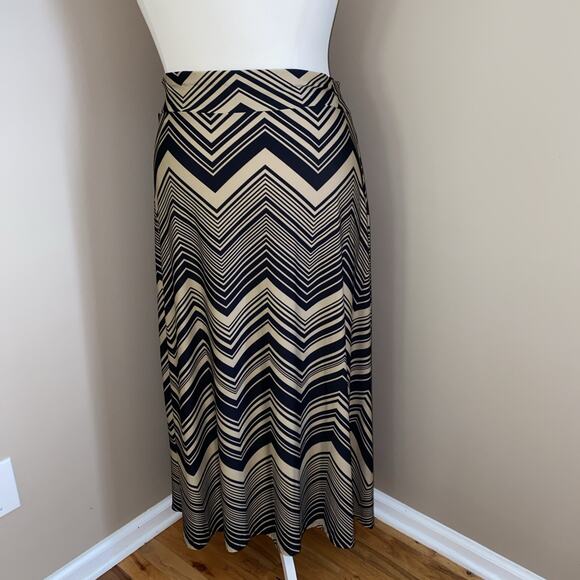 John Paul Richard Black & Beige Stripe Jersey Maxi Pull On Skirt Plus Size 1X - Picture 3 of 8